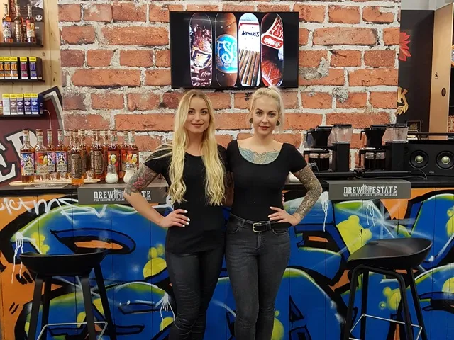 Der erste Eindruck zählt: Wie Hostessen ihre professionelle Marke stärken