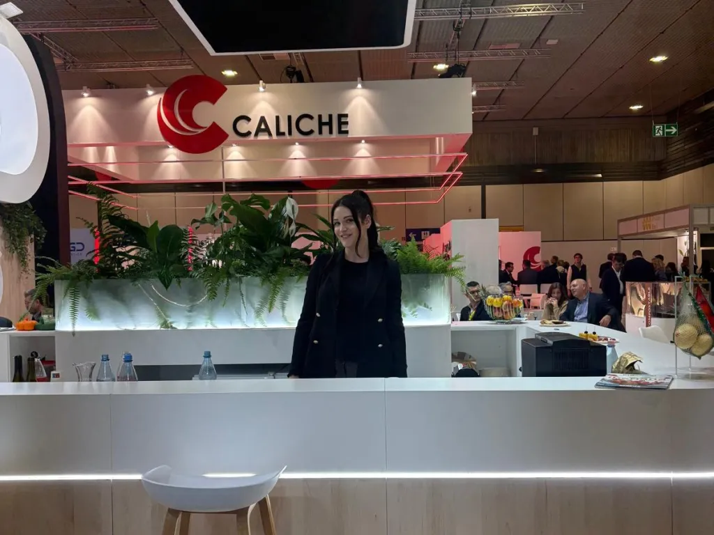 Messehostessen auf der Fruit Logistica 2025 in Berlin: Frische Gesichter für frische Produkte