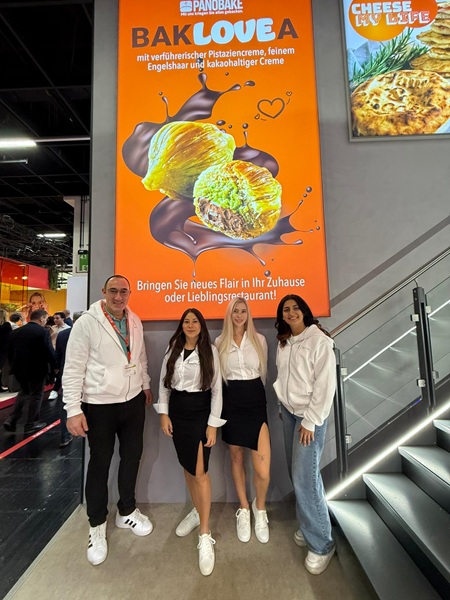 Anuga 2025 - Messehostessen und Agentur-Team in Köln