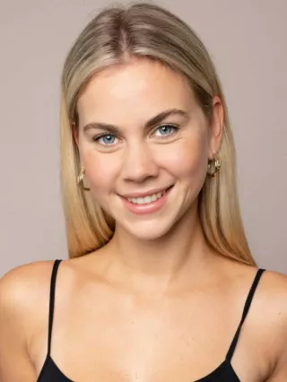 Hostess Paulina K.